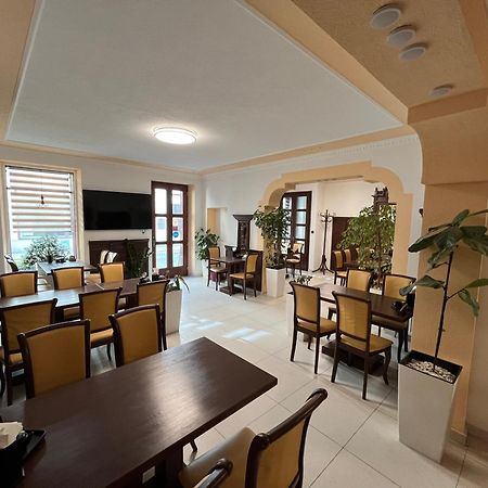 Vt6 House & Restaurant Bed & Breakfast Znojmo Bagian luar foto