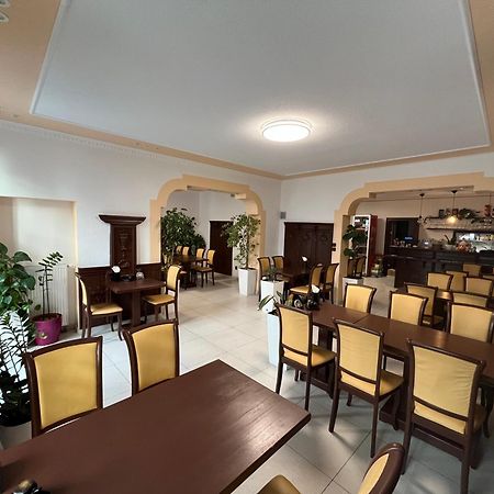 Vt6 House & Restaurant Bed & Breakfast Znojmo Bagian luar foto