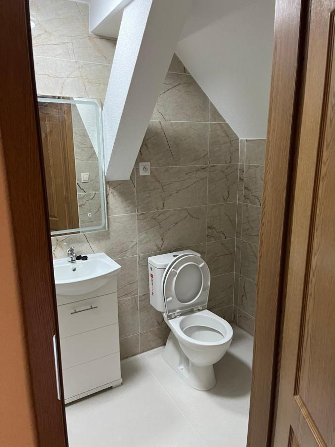 Vt6 House & Restaurant Bed & Breakfast Znojmo Bagian luar foto