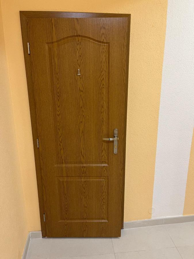 Vt6 House & Restaurant Bed & Breakfast Znojmo Bagian luar foto