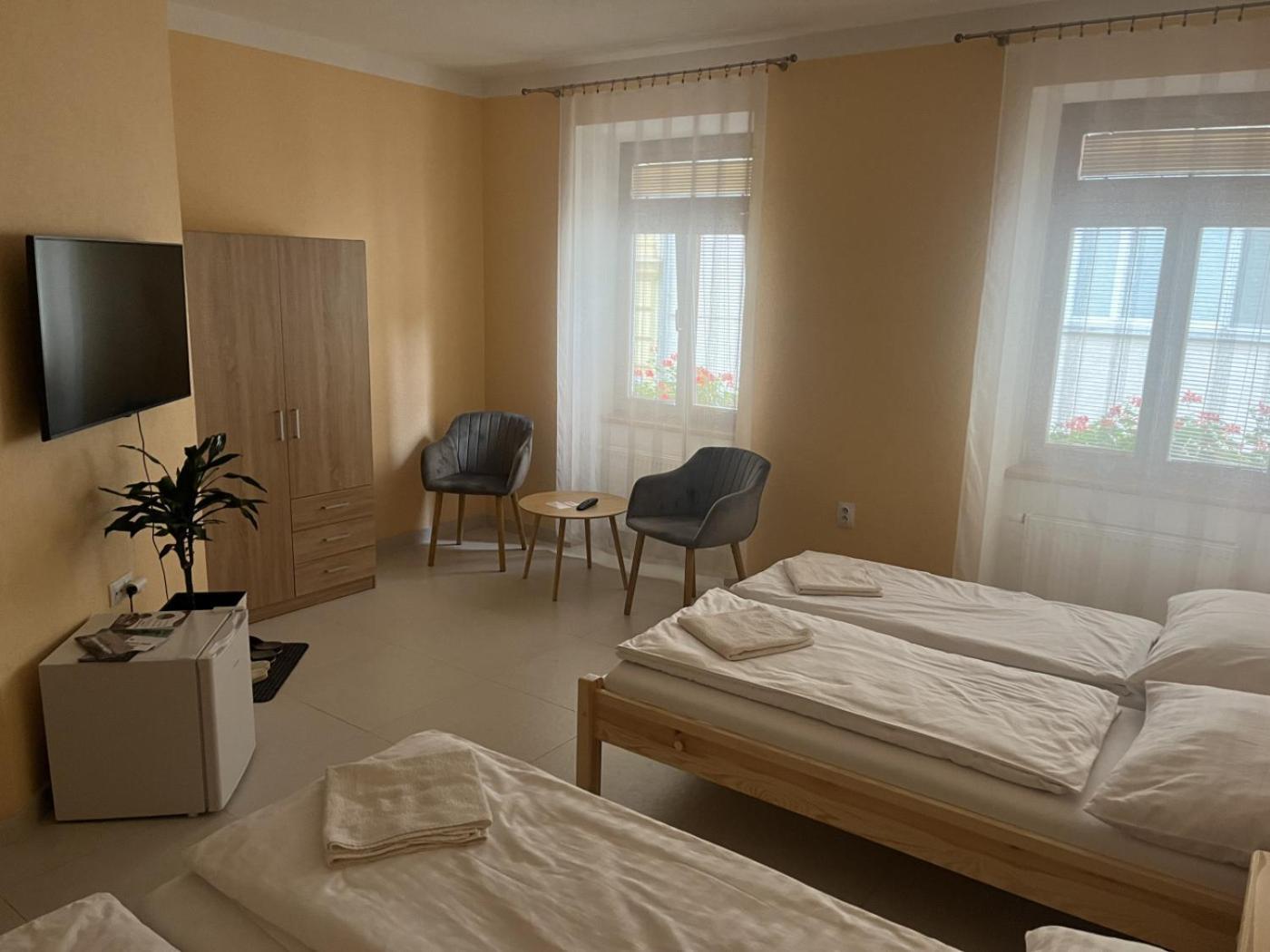 Vt6 House & Restaurant Bed & Breakfast Znojmo Bagian luar foto