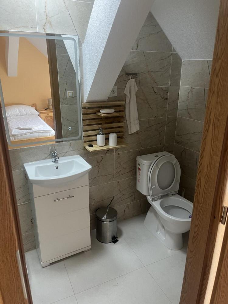 Vt6 House & Restaurant Bed & Breakfast Znojmo Bagian luar foto