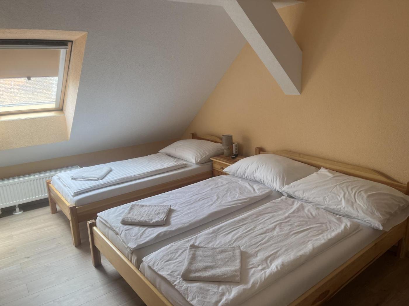 Vt6 House & Restaurant Bed & Breakfast Znojmo Bagian luar foto