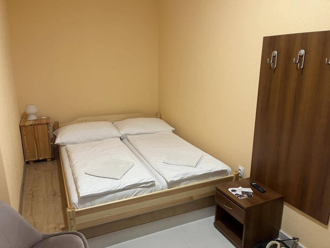 Vt6 House & Restaurant Bed & Breakfast Znojmo Bagian luar foto