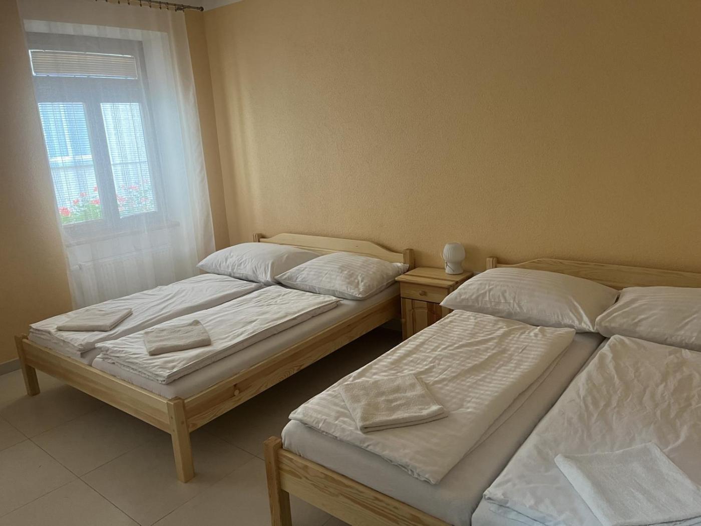 Vt6 House & Restaurant Bed & Breakfast Znojmo Bagian luar foto