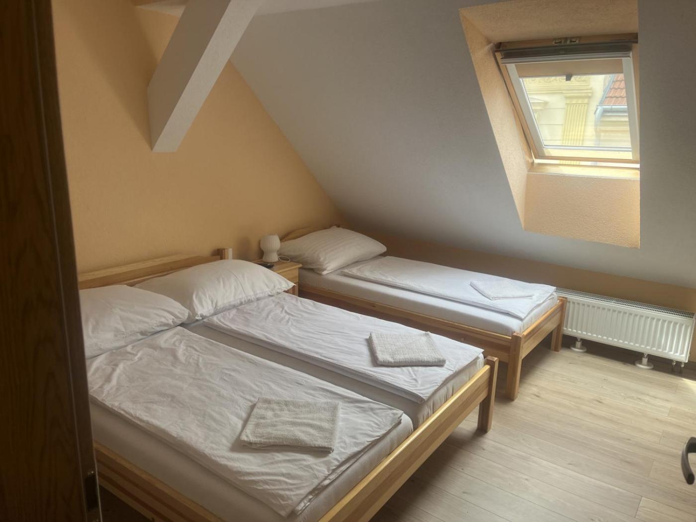 Vt6 House & Restaurant Bed & Breakfast Znojmo Bagian luar foto