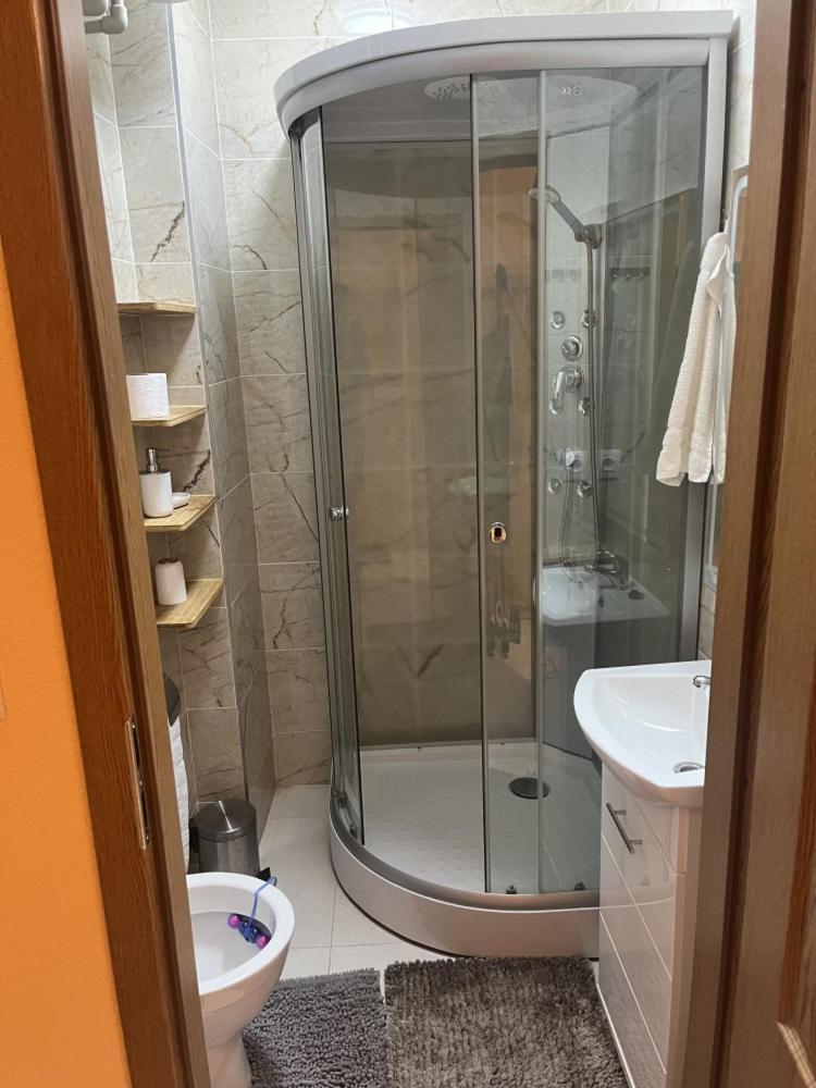 Vt6 House & Restaurant Bed & Breakfast Znojmo Bagian luar foto