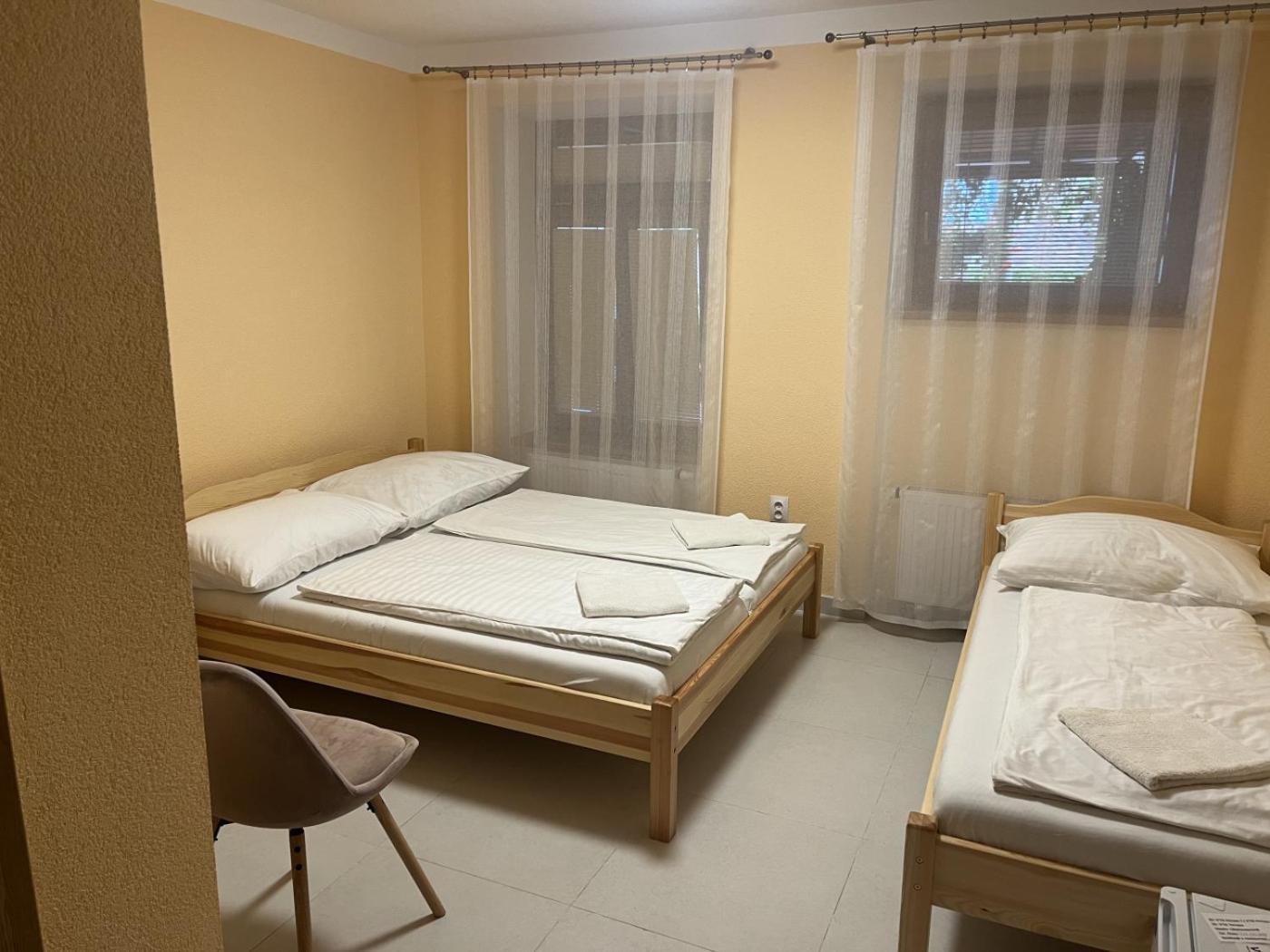 Vt6 House & Restaurant Bed & Breakfast Znojmo Bagian luar foto