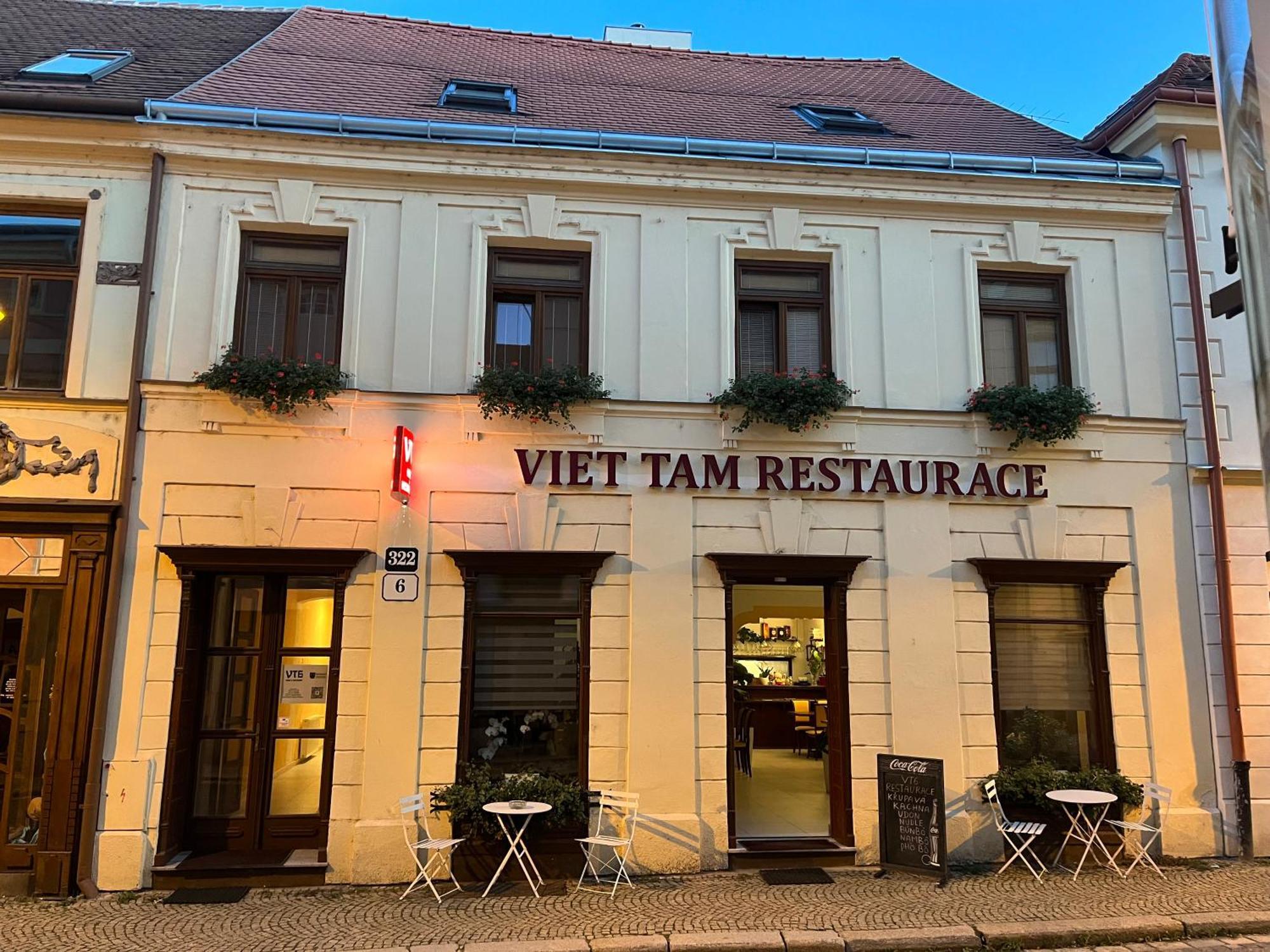 Vt6 House & Restaurant Bed & Breakfast Znojmo Bagian luar foto